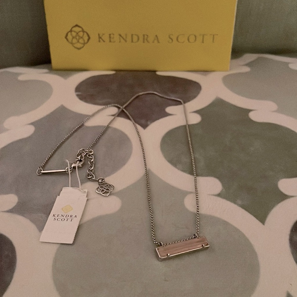 Kendra Scott necklace